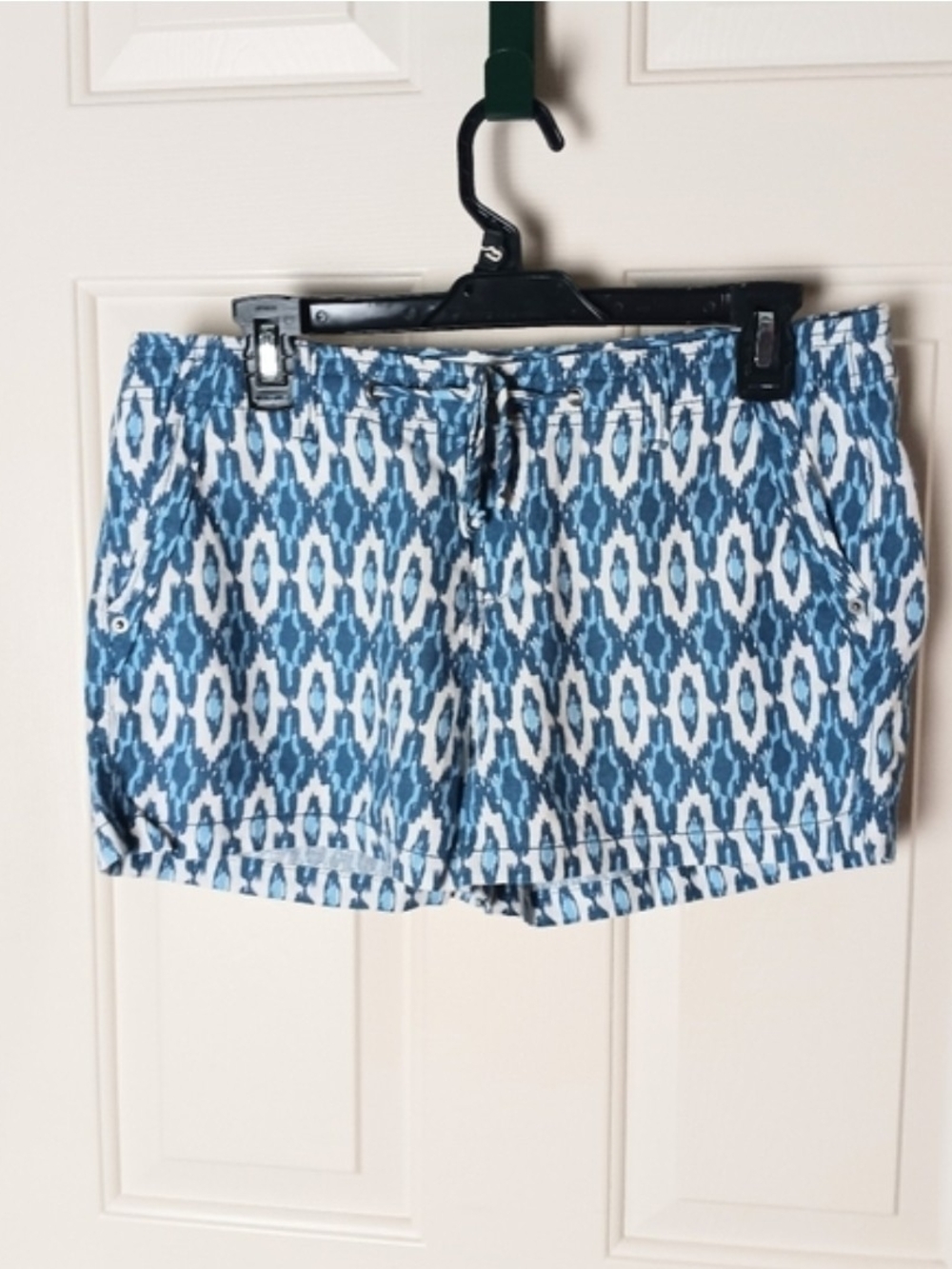 Gap Factory Women Blue /White Linen Shorts Size 6 NWT
